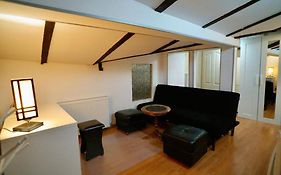 2-Room Cozy Retreat Near City Center